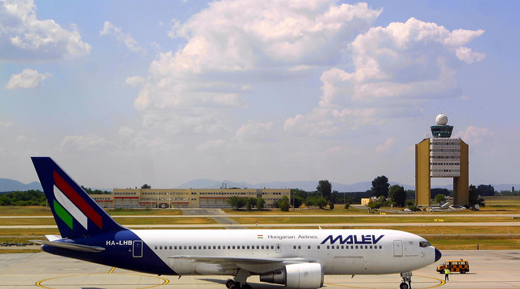 2012-ig elkerülhetetlenek voltak a Malév repülőgépei a Ferihegyi repülőtéren / Fotó: Northfoto