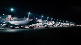 Drony sparaliżowały lotnisko w Monachium. Tysiące pasażerów utknęły na noc