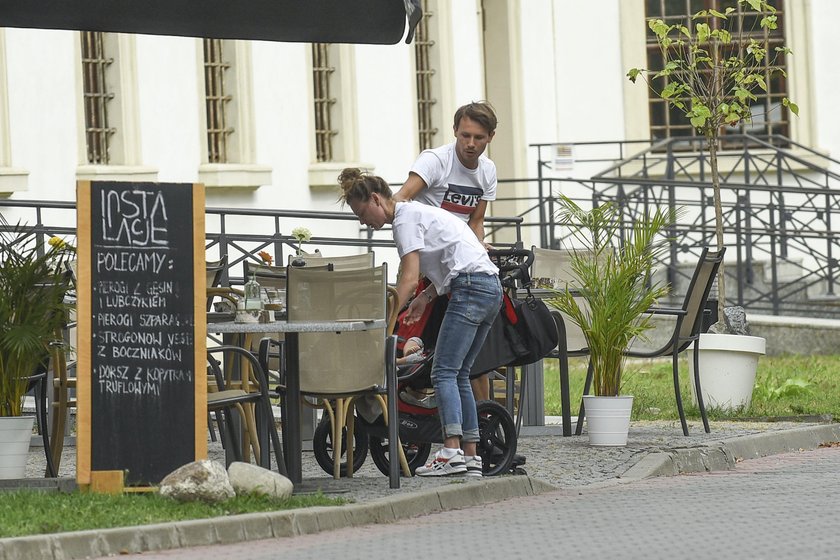 Magdalena Boczarska i Mateusz Banasiuk z synem