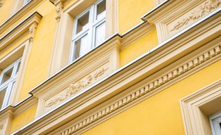 Żeromskiego 5 – od sztukaterii po budki lęgowe