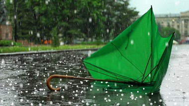 imgw ostrzega! deszcz i mgły to dopiero początek. sprawdź prognozę na niedzielę, 7 grudnia