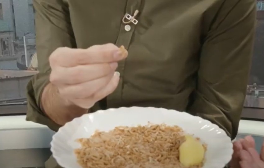 Danilo Mašojević jede crve u Jutarnjem programu