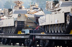 USA wysyłają sygnał dla Rosji. Przerzucają masę czołgów do sąsiada Ukrainy