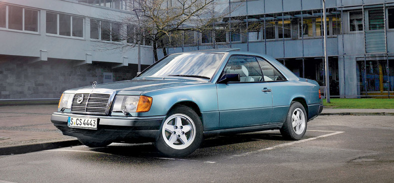 Mercedes 300 CE - skromne coupe