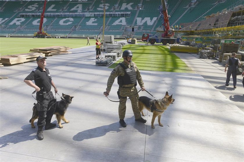 Atak terrorystyczny na stadionie