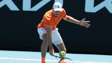 australian open. hurkacz wraca do domu. przegrał z niżej notowanym rywalem