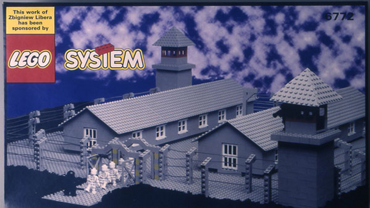 W dniu 30 grudnia 2011 Muzeum Sztuki Nowoczesnej w Warszawie sfinalizowało zakup pracy "Lego. Obóz koncentracyjny" (1996) Zbigniewa Libery - jednego z najważniejszych dzieł polskiej sztuki współczesnej.