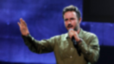 David Arquette udekorował klub nocny nagimi zdjęciami swojej matki