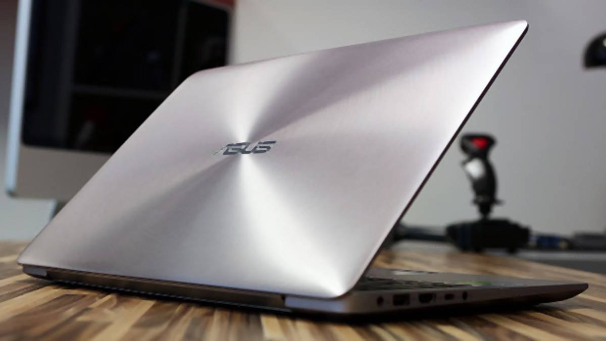 Asus ZenBook UX310UQ: czy zintegrowana karta graficzna w laptopie jest wystarczająca?