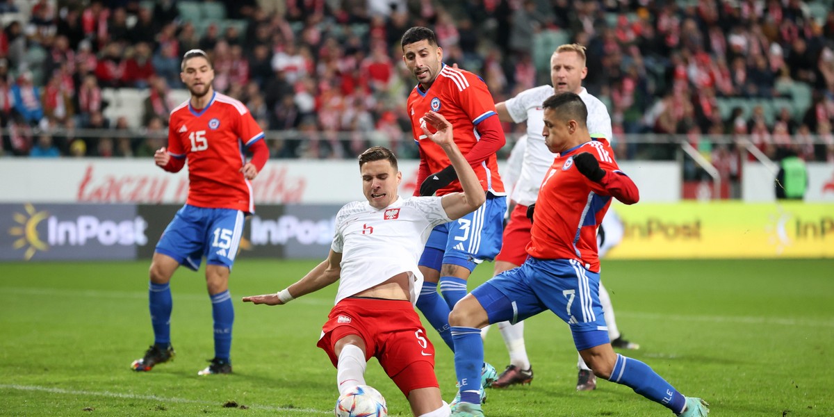 Alexis Sanchez grzmi w sprawie warunków w reprezentacji Chile. 