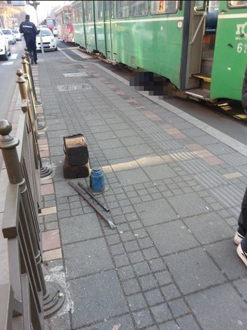 Nesrećna žena podletela je pod tramvaj