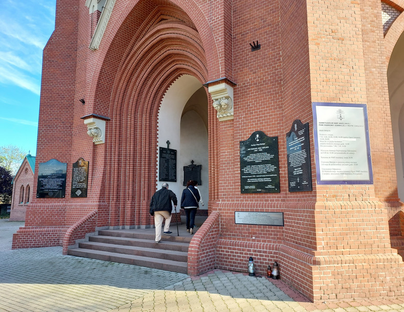 Kościół pw. Najświętszej Maryi Panny Anielskiej w Dąbrowie Górniczej