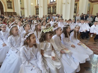 Rodzice powinni zgłosić do urzędu skarbowego otrzymane przez dzieci drogie prezenty – nie tylko komunijne – czytamy w „Rzeczpospolita”