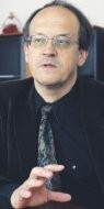Andrzej Sławiński, członek RPP, wskazuje, że
    stabilna niska inflacja to jednocześnie większe ryzyko
    wystąpienia kryzysów na rynkach finansowych