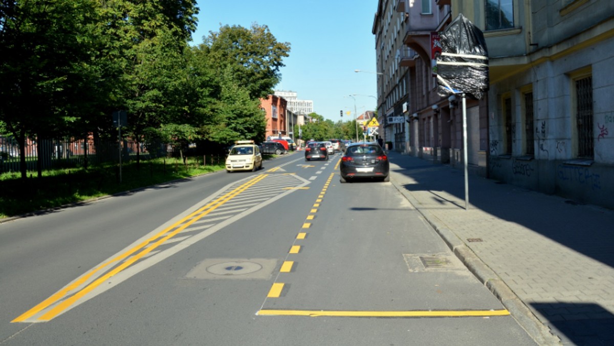 Miasto podejmuje działania mające na celu uspokojenie ruchu i poprawę bezpieczeństwa w okolicy Starego Browaru. W związku z tym m.in. testowo wyłączono sygnalizację świetlną na dwóch pobliskich skrzyżowaniach. Zmieniona zostanie również organizację ruchu, a w przyszłości planowana jest budowa ronda na skrzyżowaniu ul. Niezłomnych z Kościuszki i Ratajczaka.