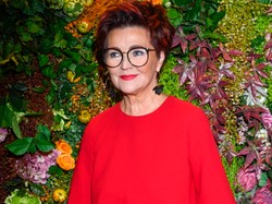 "Idealna. Ciężko jej dorównać!". Jolanta Kwaśniewska pozuje dla znanego projektanta [FOTO]