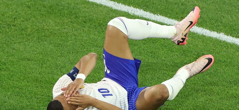 Euro 2024. Mbappe opuścił boisko z rozbitym nosem. W meczu Austria - Francja zdecydował samobój