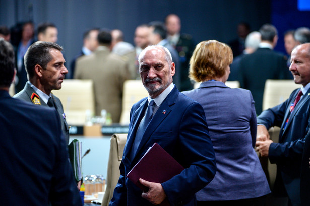 Antoni Macierewicz na szczycie NATO