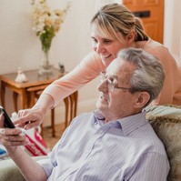 Kütyük 60 év felett: mobilt, okosórát vagy tabletet válasszunk?