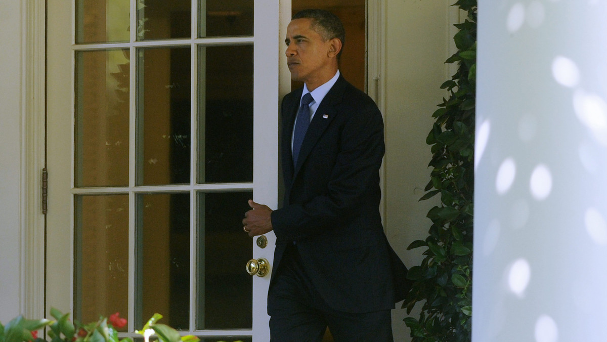 Bezwzględna krytyka prezydenta Baracka Obamy była głównym wątkiem debaty telewizyjnej republikańskich kandydatów do nominacji prezydenckiej przed wyborami w 2012 roku, która odbyła się w poniedziałek wieczorem w Rochester w stanie New Hampshire.