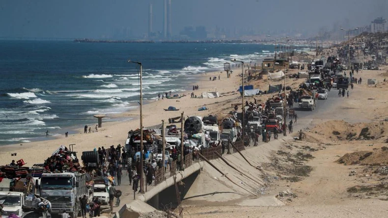 Hiljade ljudi beži iz grada Gaze | Foto: Reuters