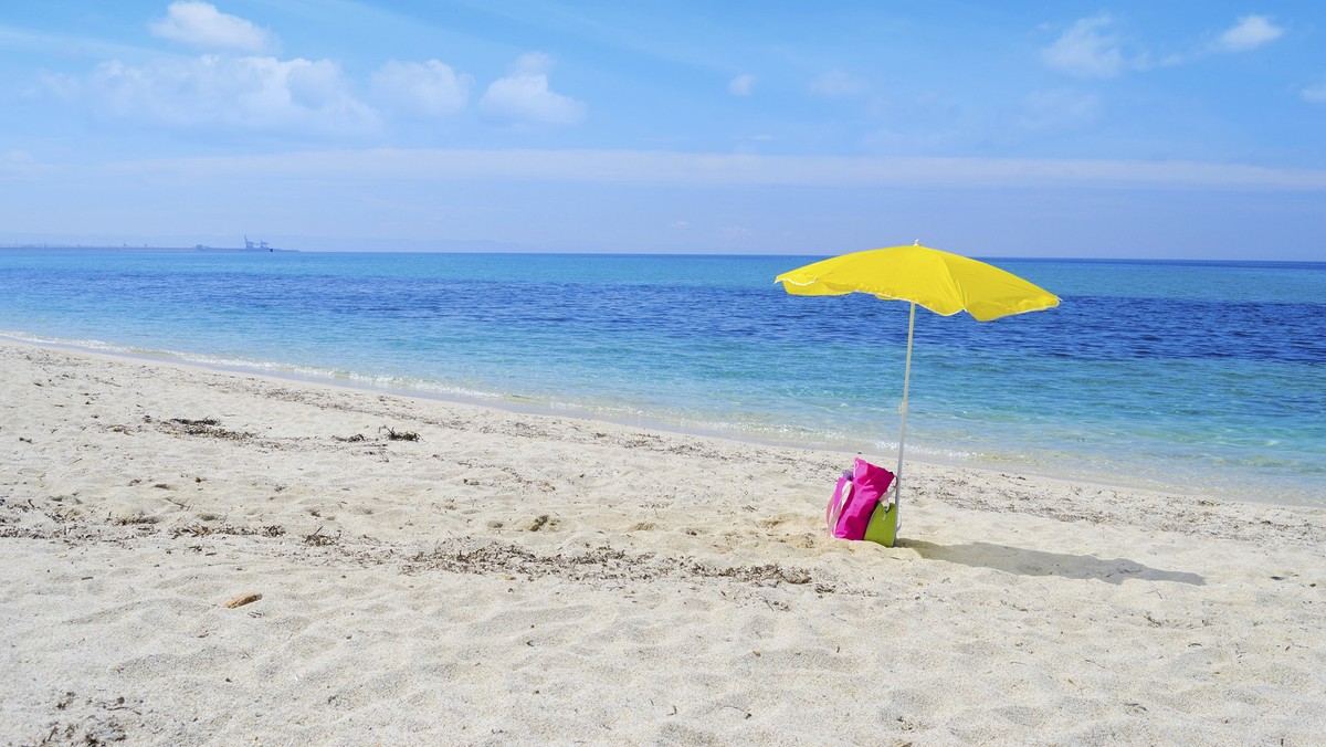 Zakaz chodzenia w drewniakach, włączania szef grających i gramofonów, budowy zamków z piasku i kopania dołów na plaży- takie przepisy obowiązują w nadmorskich miejscowościach we Włoszech. O tych archaicznych mało kto pamięta, inne są egzekwowane.