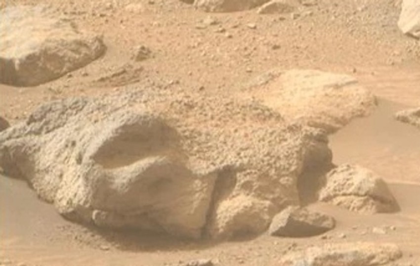 Kamen u obliku odsečene glave na Marsu