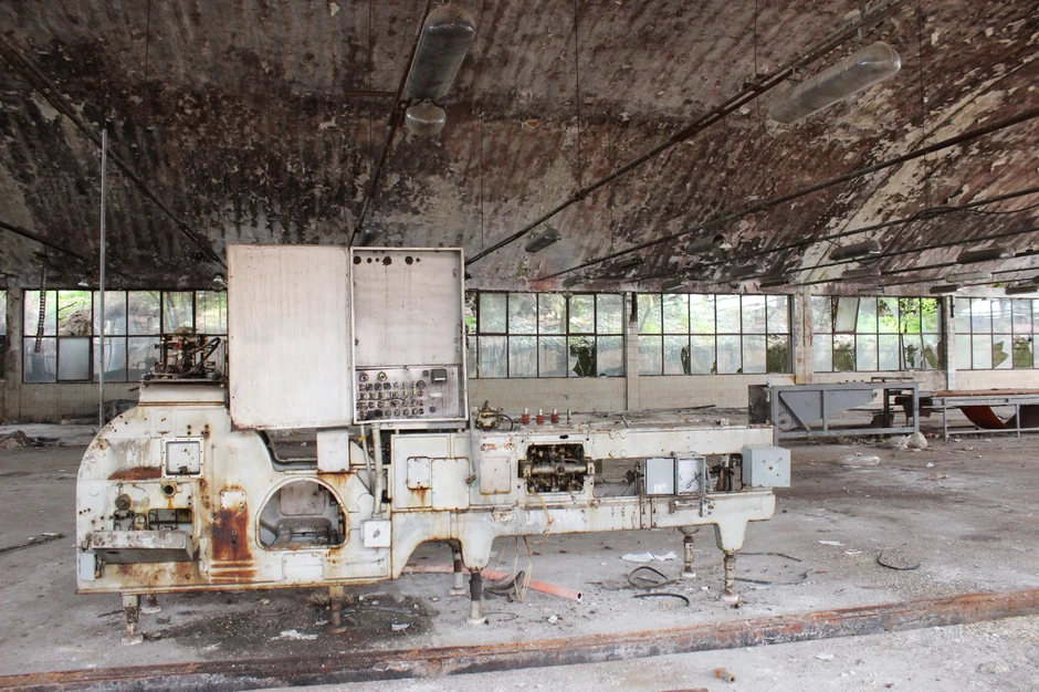 Pustoš na mestu gde je nekada stotine radnika radilo