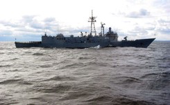 'Decyzja została podjęta'. Macierewicz wysyła fregatę z misją na Morze Egejskie