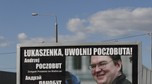 Baner "Łukaszenka uwolnij Poczobuta" przy granicy