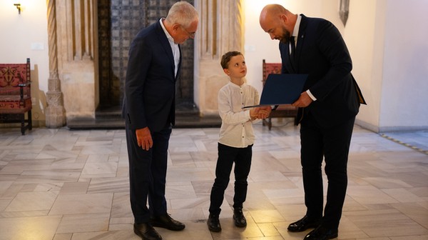 Wśród młodych wrocławian jest, jak widać, wielu wielkich artystów. 