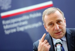 Grzegorz Schetyna przeprasza za Korwin-Mikkego