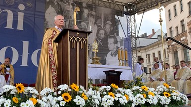 Abp Jędraszewski uderzył w opozycję. "Proponują prawdziwy gest Piłata"