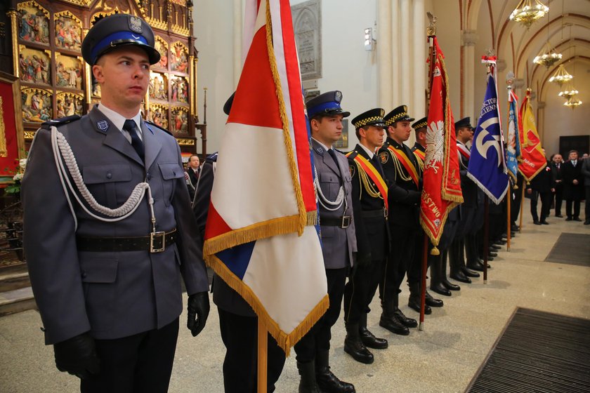 Obchody święta Konstytucji 3 Maja i Święta Najświętszej Maryi Panny Królowej Polski w Łodzi odbyły się w Archikatedrze Łódzkiej i przed Grobem Nieznanego Żołnierza