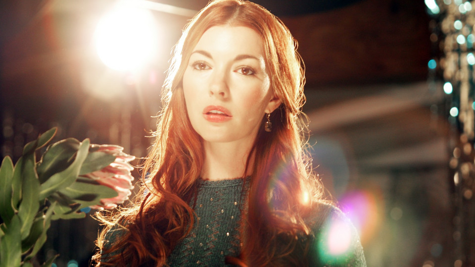 Chrysta Bell