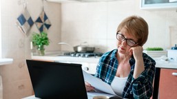 zus zmniejszy emeryturę lub wstrzyma wypłatę świadczenia. o tym muszą pamietac emeryci