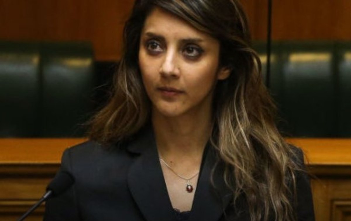 Golriz Ghahraman z Partii Zielonych okradła dwa sklepy w Auckland i Wellington.