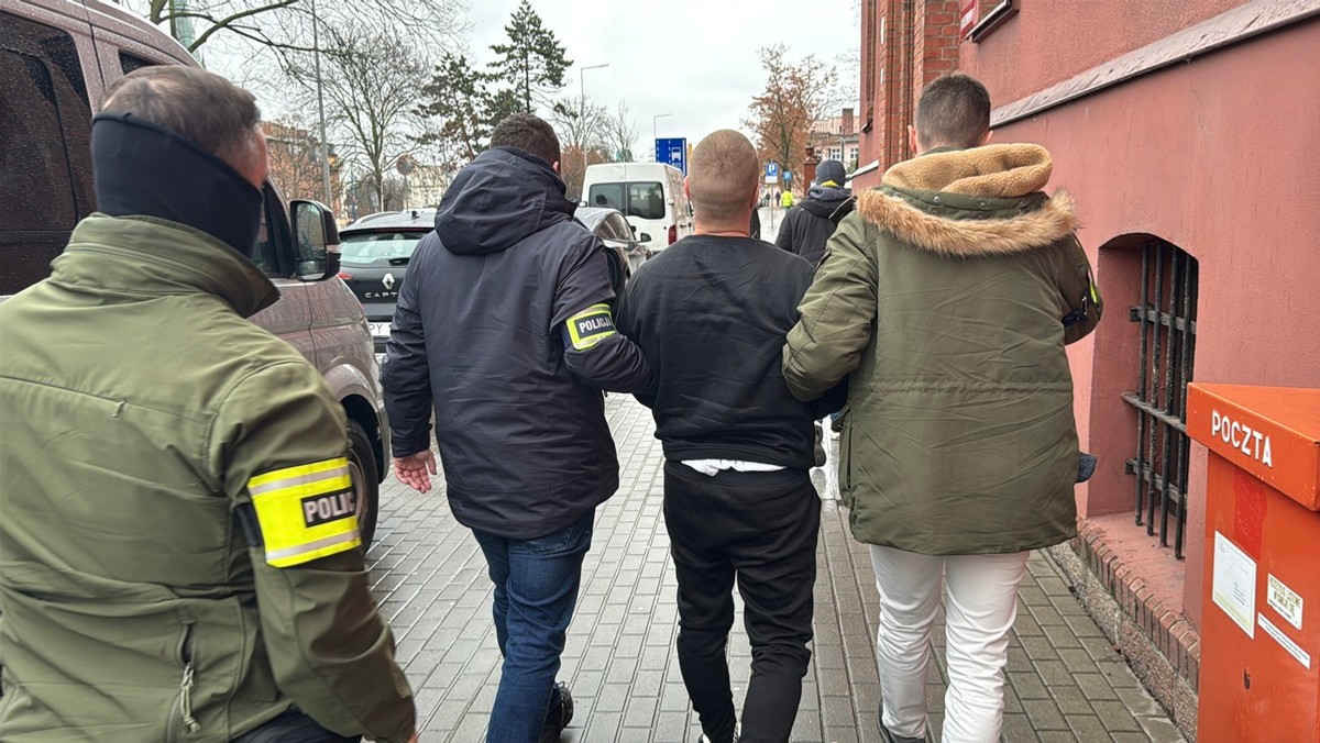 Policja zatrzymała dwóch mężczyzn podejrzanych o podłożenie ładunku wybuchowego w Bydgoszczy, grozi im dożywocie [Źródło: Onet]