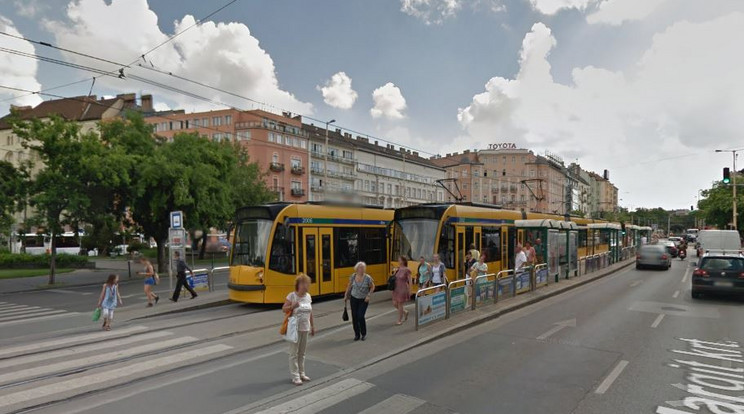 A Széna téri villamosmegállóban történt a bunyó /Fotó: Google Maps