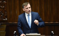 Koniec "przekładania papierów na biurkach". Ziobro: Rząd zajmie się nową reformą sądownictwa