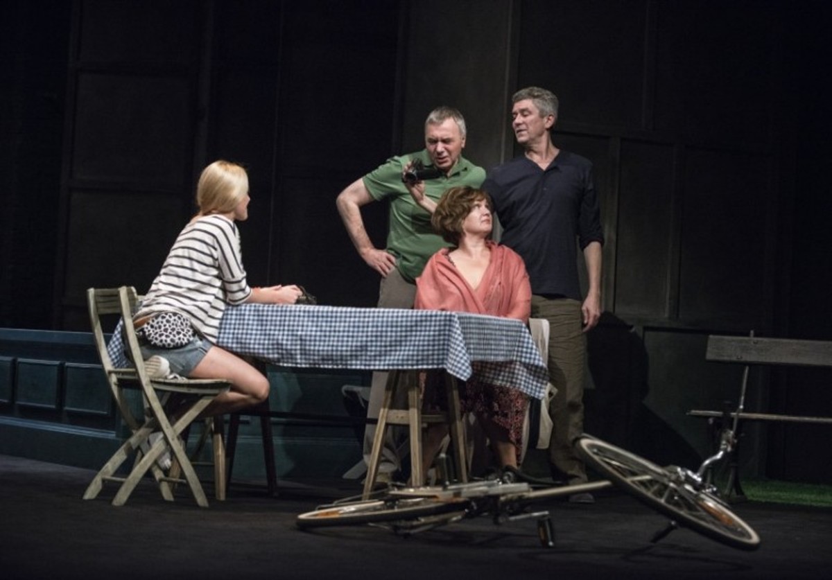 Kadr ze spektaklu "Taniec albatrosa"; fot. Teatr Współczesny