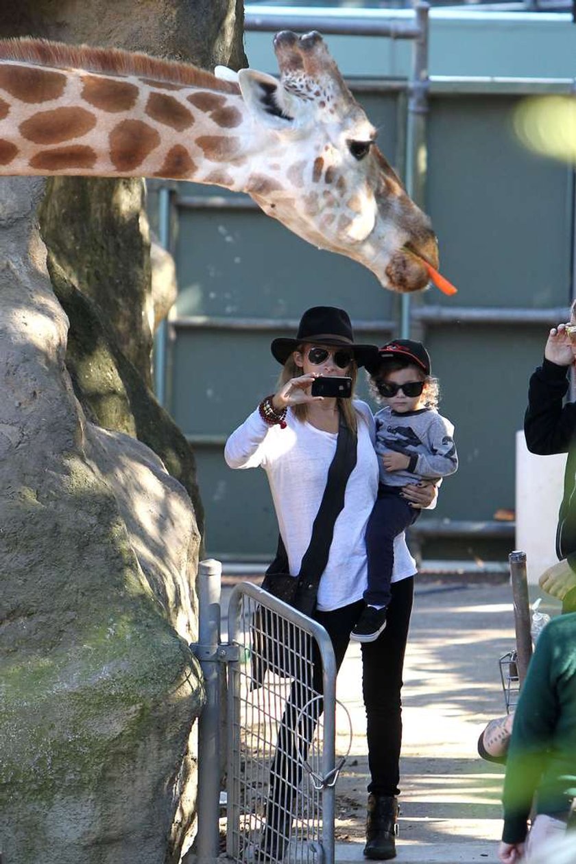 Nicole Richie i Joel Maddenz dziećmi w Zoo