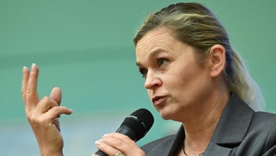 Tak MEN chce zapłacić nauczycielom za nadgodziny. Związkowcy zbulwersowani