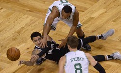 Liga NBA: Golden State Warriors o krok od wyrównania rekordu