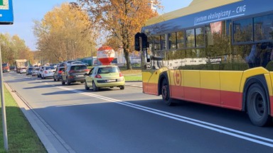 Wypadek na warszawskich Bielanach. Potrącona kobieta zmarła w szpitalu