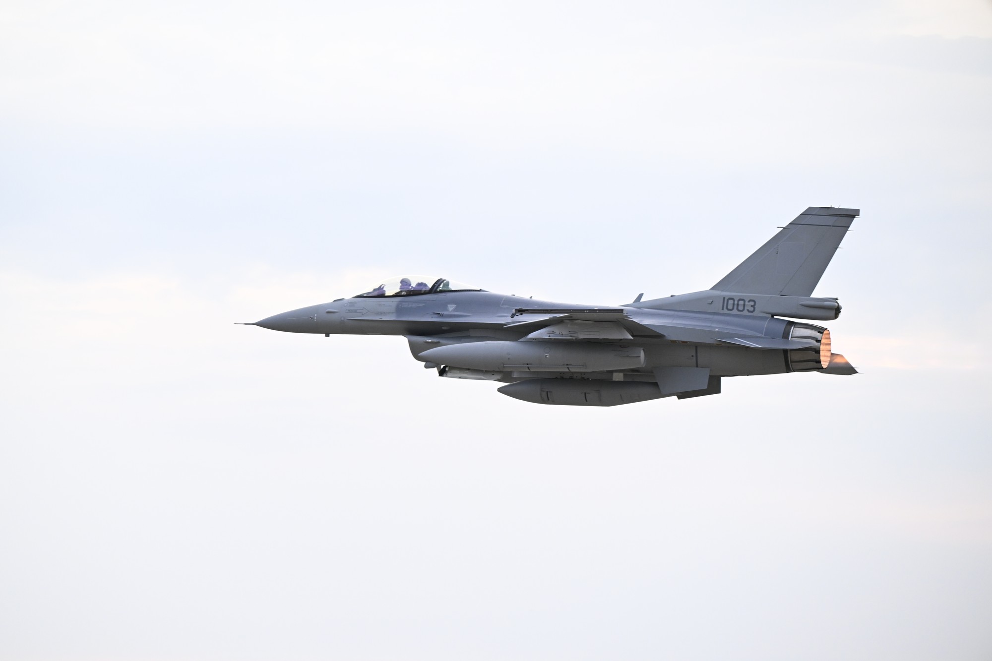 Stíhačky F-16 pristáli v priestoroch Leteckej základne Malacky-Kuchyňa.