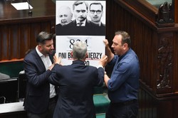 Awantura w Sejmie podczas przemówienia Morawieckiego. Nagle interweniował Suski