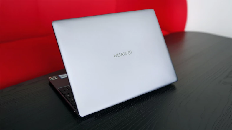 Huawei MateBook 13 (AMD) – laptop sprawia wrażenie zdecydowanie droższego niż jest w rzeczywistości