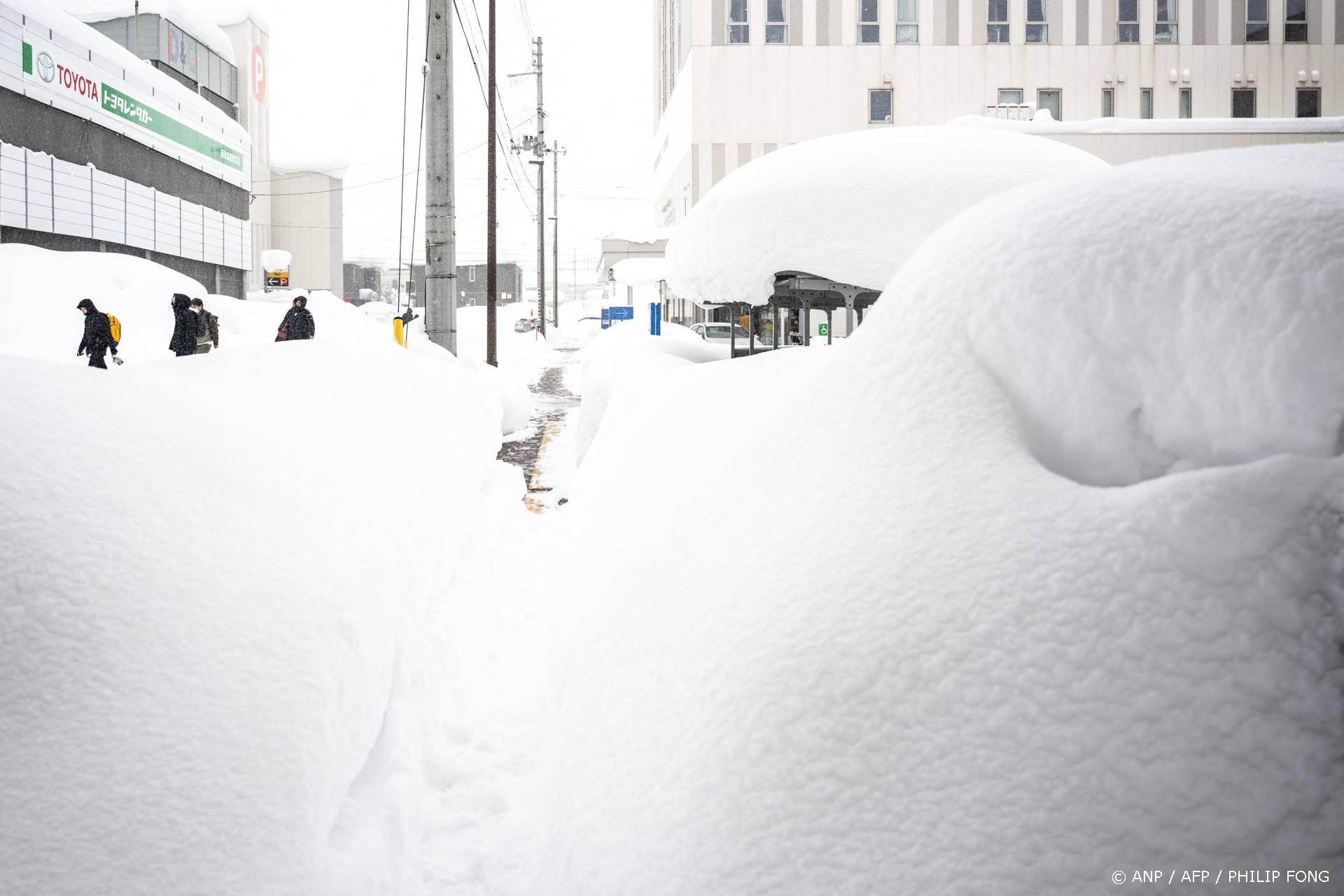 30 doden en een sneeuwlaag tot 4,5 meter - Japan zet het leger in
