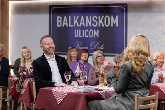 "ODEMO KOD TETKE NA TRI DANA I VIŠE SE NIKAD NE VRATIMO KUĆI" Milan Maglov u emisiji "Balkanskom ulicom" o detinjstvu, čestim selidbama i poslovnom uspehu